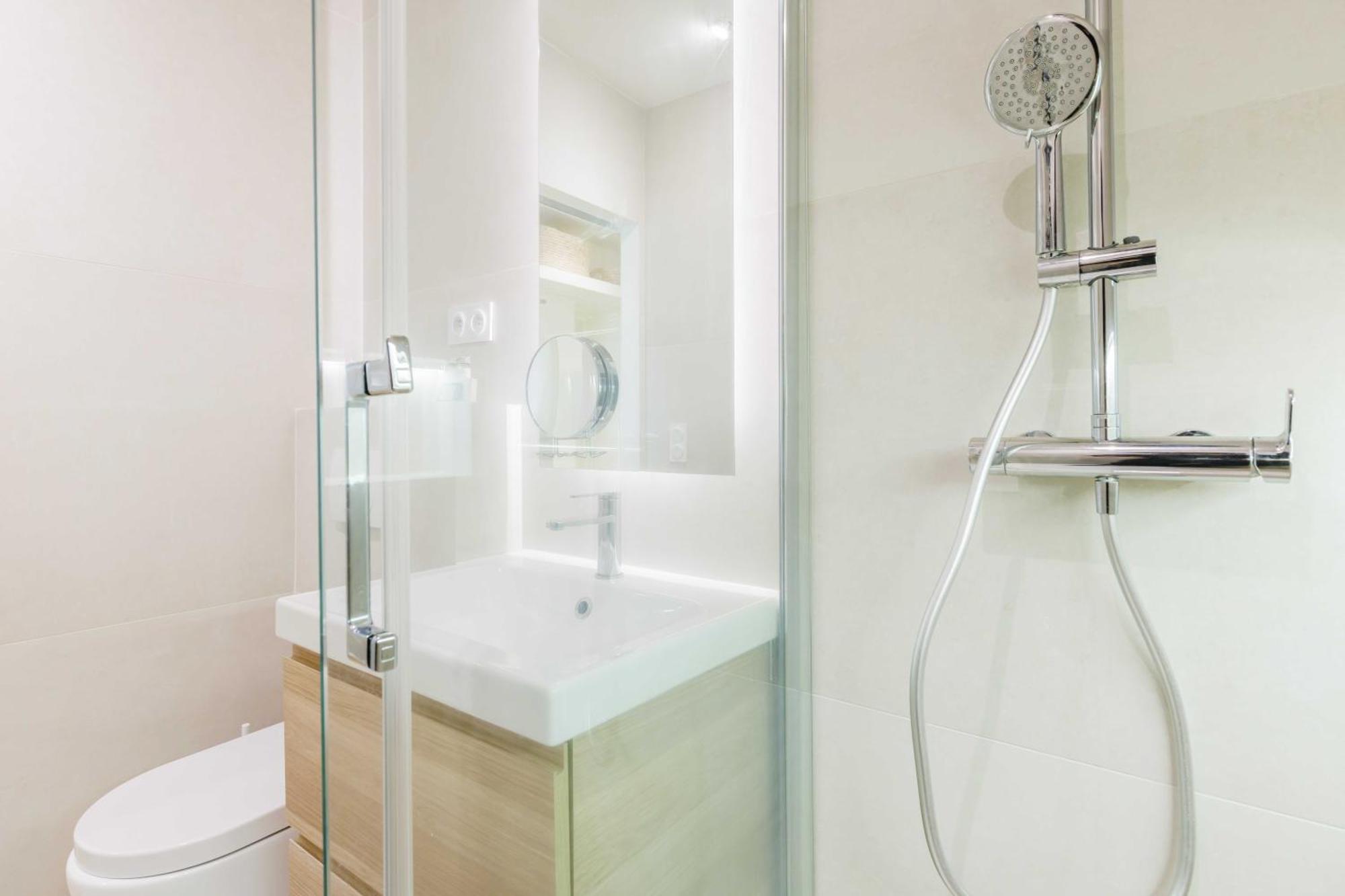 Appartamento Modern - 2bdr-6p - Sacre Coeur *